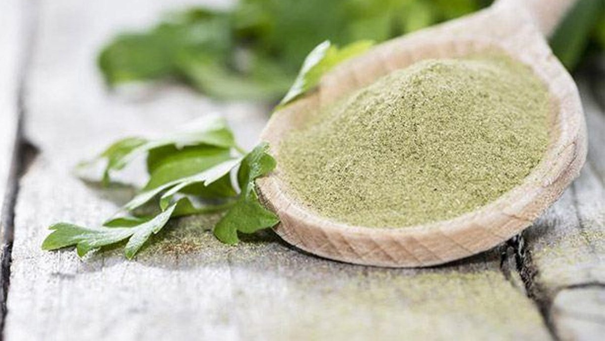 uống bột cần tây sấy lạnh có tốt không