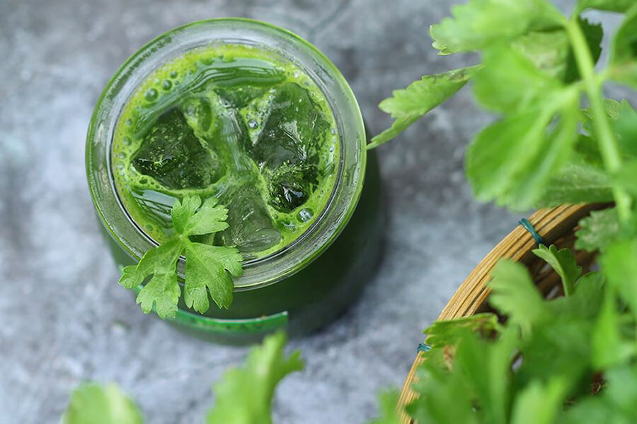 uống bột cần tây sấy lạnh có tốt không