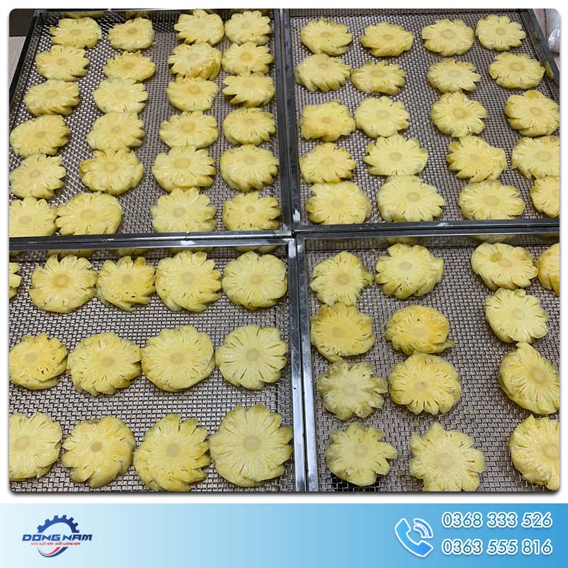 Cắt dứa đều từ 0,5mm - 1 cm